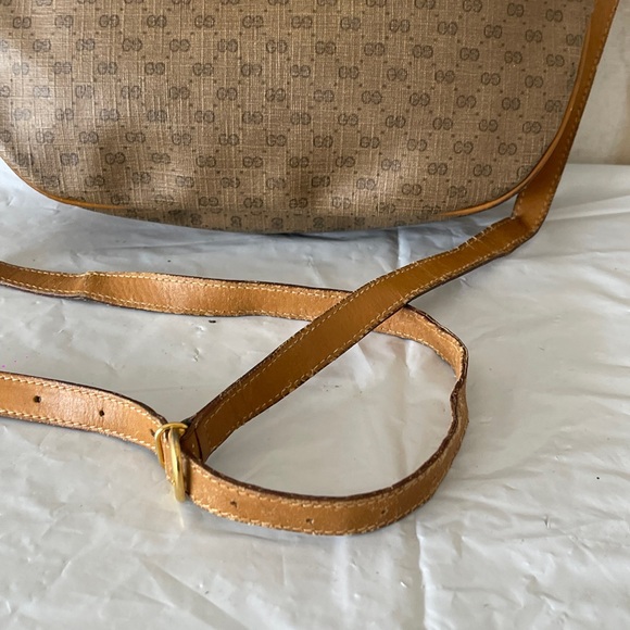 Authentic GUCCI Micro GG Shoulder Bag PVC Leather Purse - Picture 7 of 13